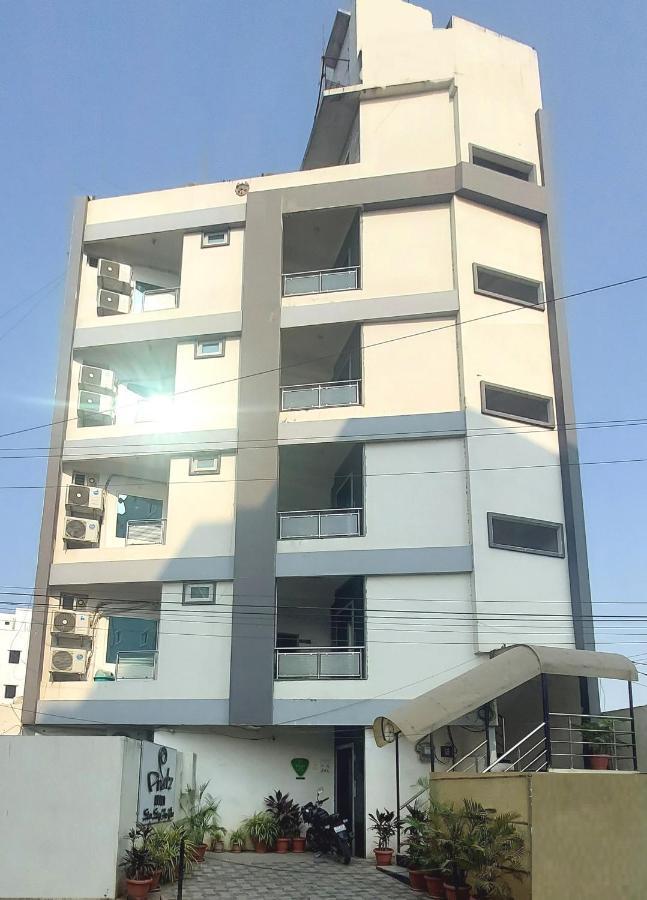 Hotel Pratz Inn Hyderabad Exterior photo