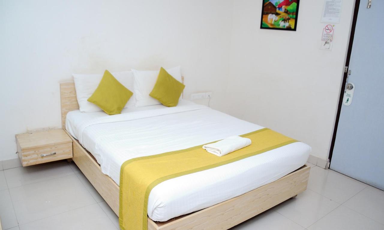 Hotel Pratz Inn Hyderabad Exterior photo