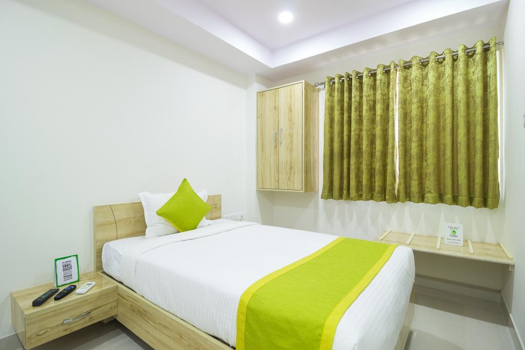 Hotel Pratz Inn Hyderabad Exterior photo